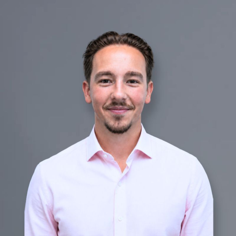 Headshot James Wood