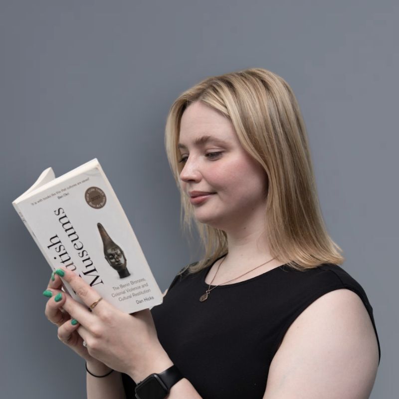Headshots Laura Reading